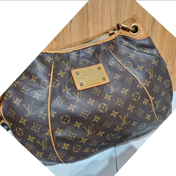 Louis Vuitton Monogram Galleria Gm - Picture 7 of 13